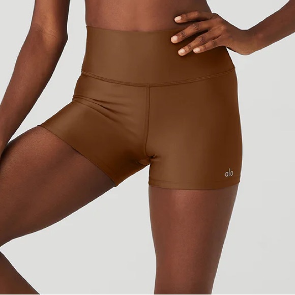Alo Yoga 3” Airlift Short in Cinnamon Brown - Picture 2 of 3